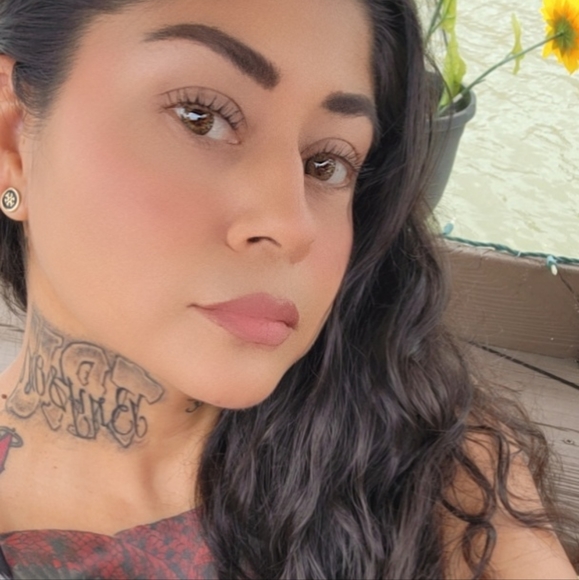 Meet your Posher, Denise - Picture 3 of 3